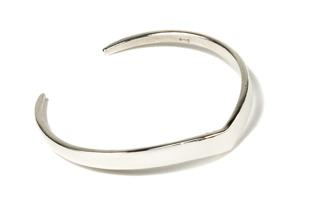 
            
                Load image into Gallery viewer, Peak Cuff in Sterling Silver
            
        
