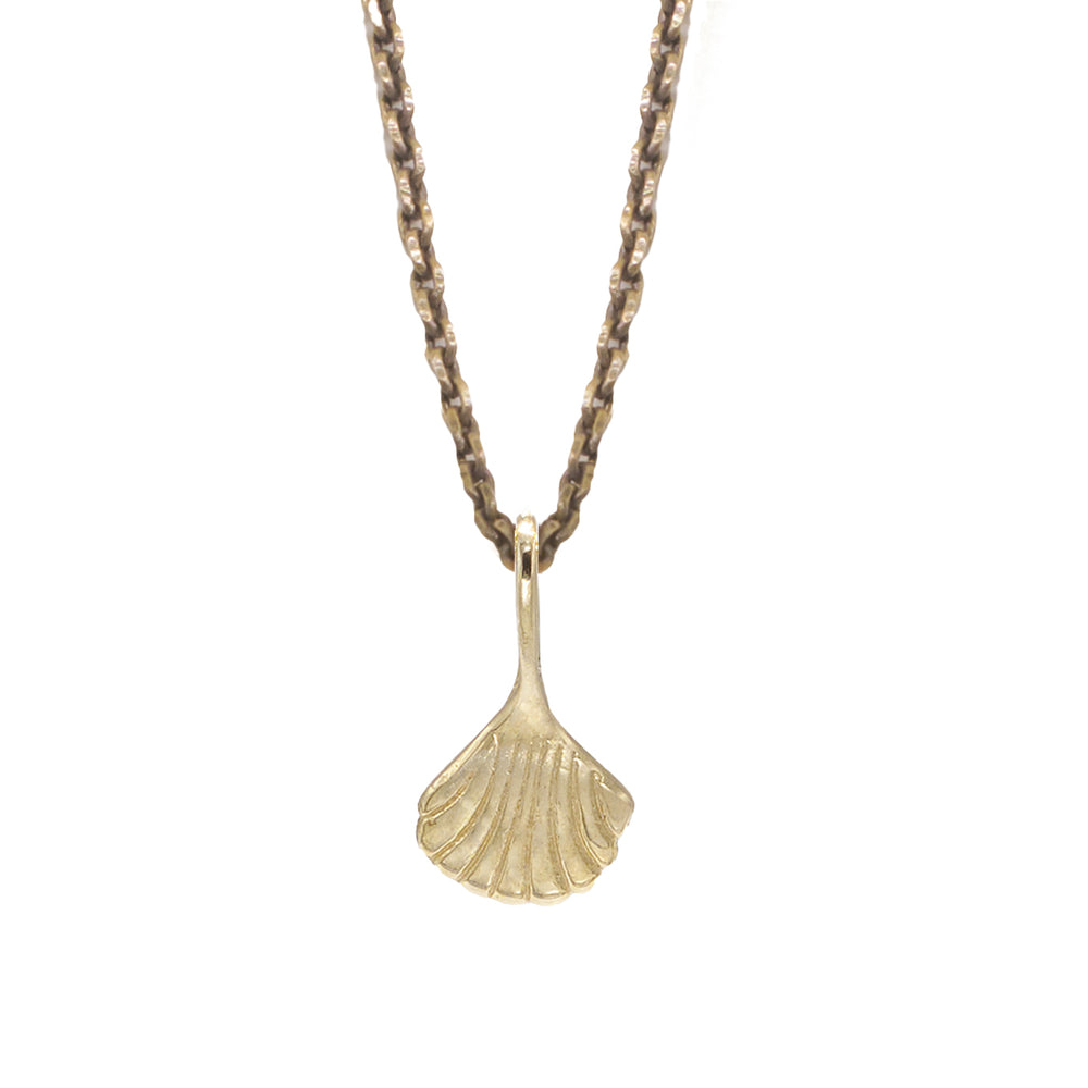 
                      
                        Retro Shell Necklace
                      
                    