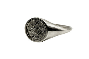 
            
                Load image into Gallery viewer, An Astrology Ring with Zodiac Cancer Side view. Piece of Men and Women Jewelry in Silver
            
        