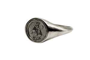 
            
                Load image into Gallery viewer, An Astrology Ring with Zodiac Libra Side view. Piece of Men and Women Jewelry in Silver
            
        
