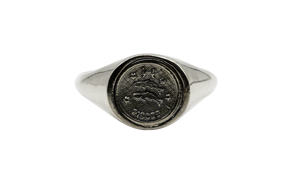 Pinky Signet Ring – STONE AND STRAND