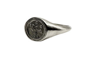 
            
                Load image into Gallery viewer, An Astrology Ring with Zodiac Virgo Side view. Piece of Men and Women Jewelry in Silver
            
        