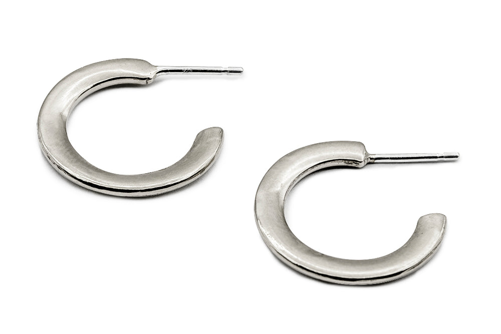 
            
                Load image into Gallery viewer, Classic Silver Hoop Earrings
            
        