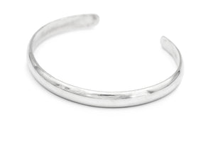 
            
                Load image into Gallery viewer, Vintage Classic Cuff Bracelet made of solid sterling Silver. Handmade by jewelers in Brooklyn, NY.
            
        