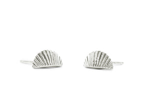 
            
                Load image into Gallery viewer, Mana Made x CCE Scallop Earrings in Silver
            
        